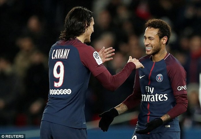 Cavani đồng ý nhường Neymar đá phạt - Ảnh 1.