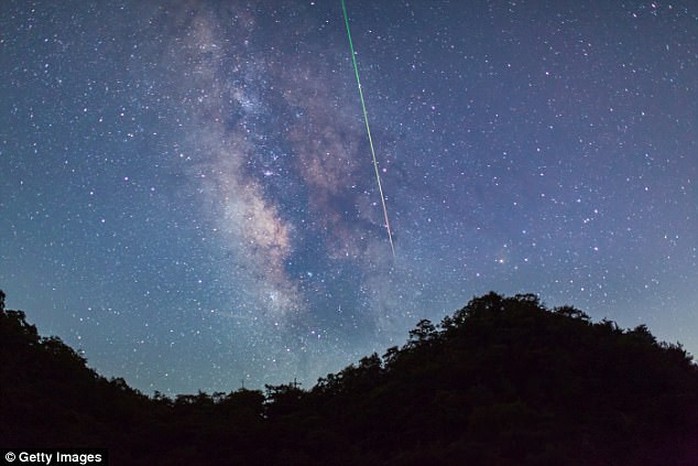 Đêm nay, mưa sao băng Geminids lộng lẫy nhất - Ảnh 1.