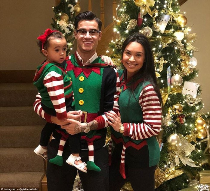 Sao b&oacute;ng đ&aacute; n&ocirc; nức đ&oacute;n Gi&aacute;ng sinh - Ảnh 4.