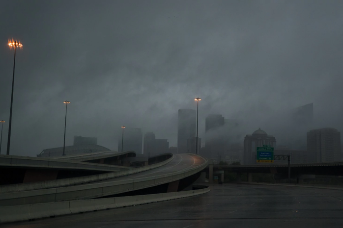 Mỹ: Bức ảnh gây sốc trong bão Harvey - Ảnh 9.