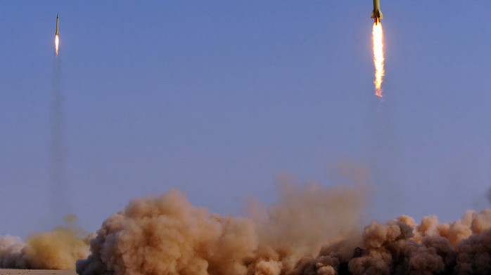 Iran nã tên lửa vào Syria - Ảnh 1.