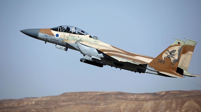Chiến đấu cơ Israel tấn công xe tăng Syria - Ảnh 1.