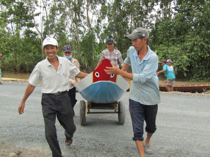 Ông Tốt mê ghe - Ảnh 1.