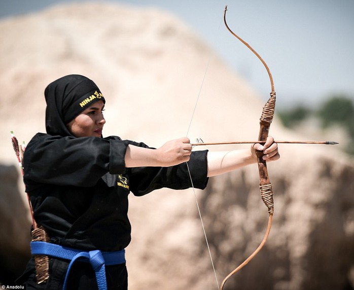 Iran: Đào tạo 4.000 nữ ninja trong sa mạc - Ảnh 5.