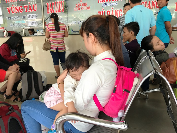 Mướt mồ hôi mua vé xe ngày lễ - Ảnh 8. Mướt mồ hôi mua vé tỷ lệ kèo nhà cái malaysia ngày lễ - Ảnh 8.