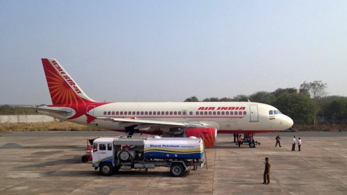Nợ ngập đầu, Air India cho khách phổ thông ăn chay - Ảnh 1. Nợ ngập đầu, Air India cho khách phổ thông ăn chay - Ảnh 1.