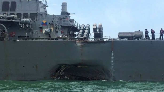 Tàu Hải quân Mỹ gặp nạn 4 lần tại  châu Á trong năm 2017 - Ảnh 1.