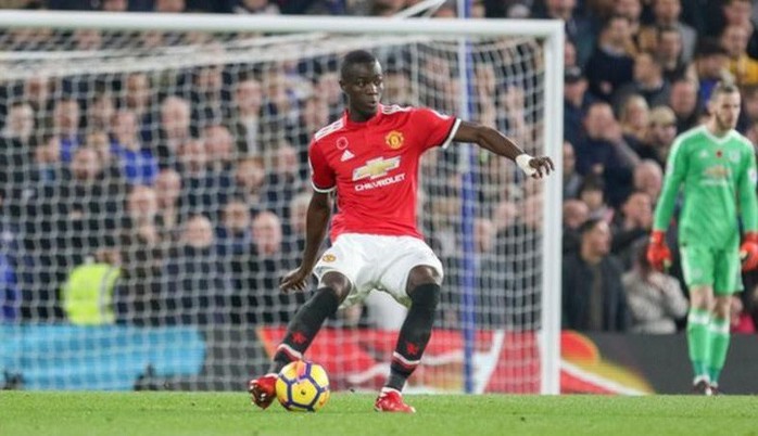 Mourinho xác nhận Bailly lên bàn mổ, nghỉ 3 tháng - Ảnh 1.