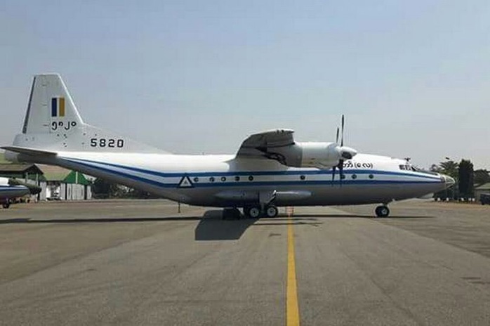 Máy bay quân sự Myanmar chở 120 người rơi ngoài biển - Ảnh 1.