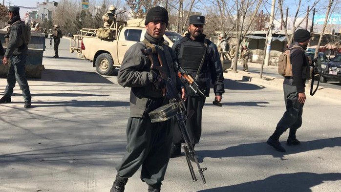 Afghanistan: Đánh bom liều chết, hơn 40 người thiệt mạng - Ảnh 1.