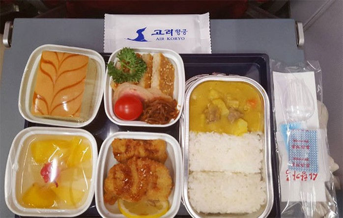 
Bữa ăn khá phong phú và đầy đủ lại khiến hành khách thất vọng. Ảnh: Instagram
