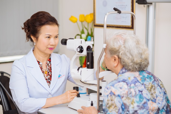 Chương trình khám mắt miễn phí và phẫu thuật Phaco cho các đối tượng chính sách - Ảnh 1. Chương trình khám mắt miễn phí và phẫu thuật Phaco cho các đối tượng chính sách - Ảnh 1.
