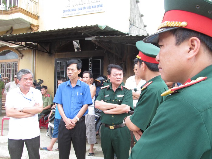 Tìm thấy 2 hài cốt liệt sĩ dưới hầm đạn cối gần cầu Thành Cổ - Ảnh 2.