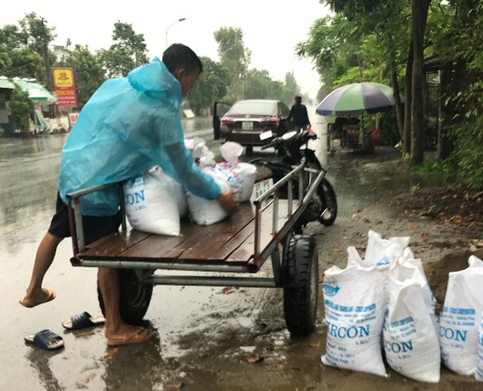 Miền Trung hối hả ứng phó siêu bão - Ảnh 24.