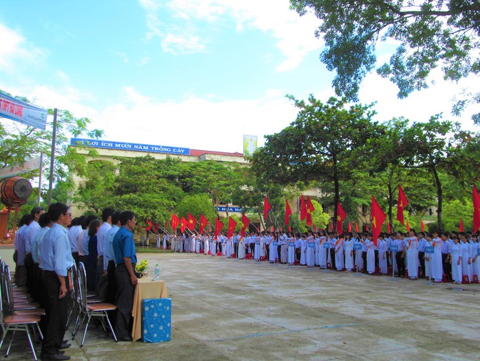 Quảng Trị: Tuyên dương quán quân Olympia năm 2017 Nhật Minh - Ảnh 3.