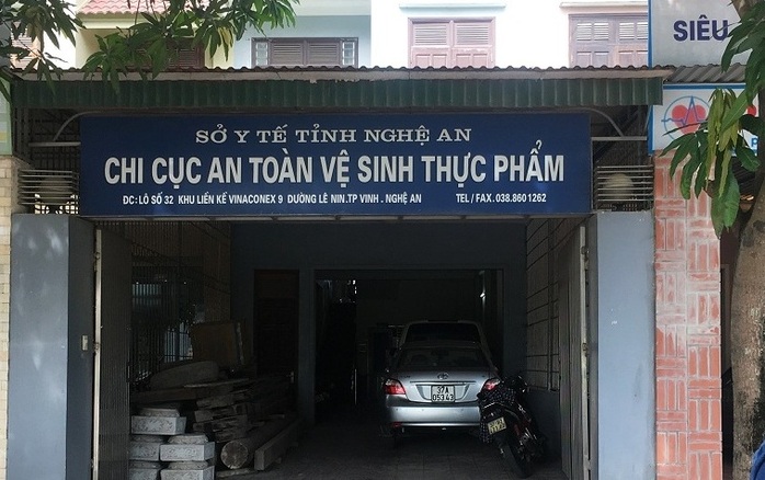 Vợ ly hôn sinh con thứ 4, Chi cục trưởng xin từ chức - Ảnh 1.