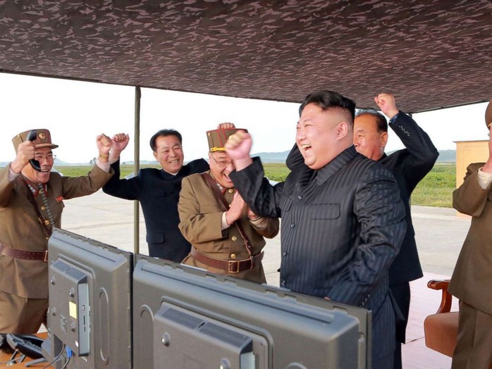 Triều Tiên “kiềm chế” trong lúc tổng thống Mỹ thăm châu Á - Ảnh 1.