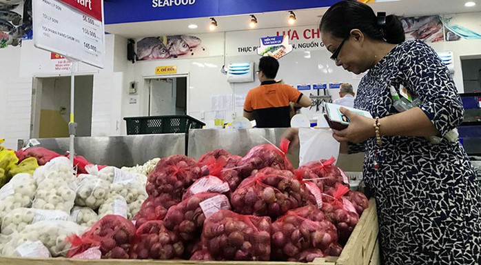 Châm ngòi ‘cuộc chiến’ bán lẻ - Ảnh 1. Châm ngòi ‘cuộc chiến’ bán lẻ - Ảnh 1.