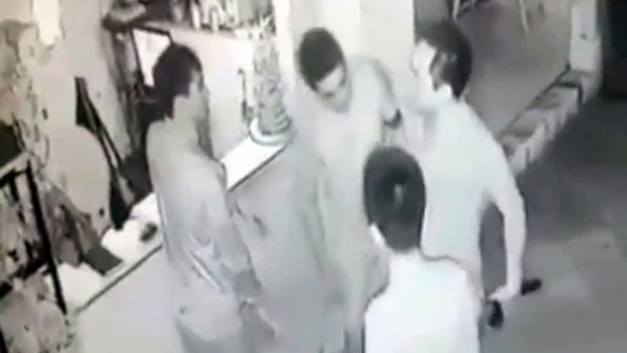 Làm rõ vụ rút súng dọa bắn người tại quán cà phê ở Biên Hòa - Ảnh 2.