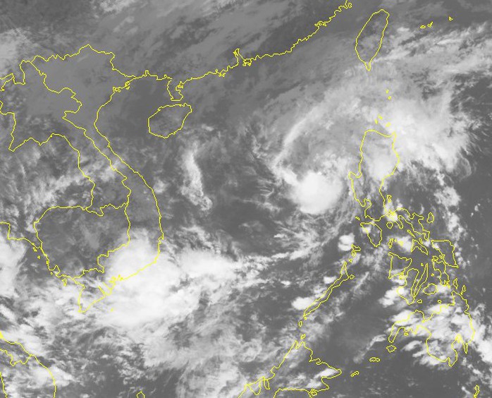 Xuất hiện cuối mùa, bão số 13 diễn biến phức tạp - Ảnh 2.