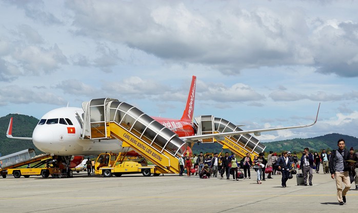 Vietjet tung 2 triệu vé 0 đồng bay nội địa và quốc tế - Ảnh 1.