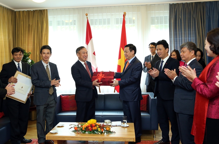Phó Thủ tướng Vương Đình Huệ gặp nhiều tập đoàn Thụy Sỹ - Ảnh 1.