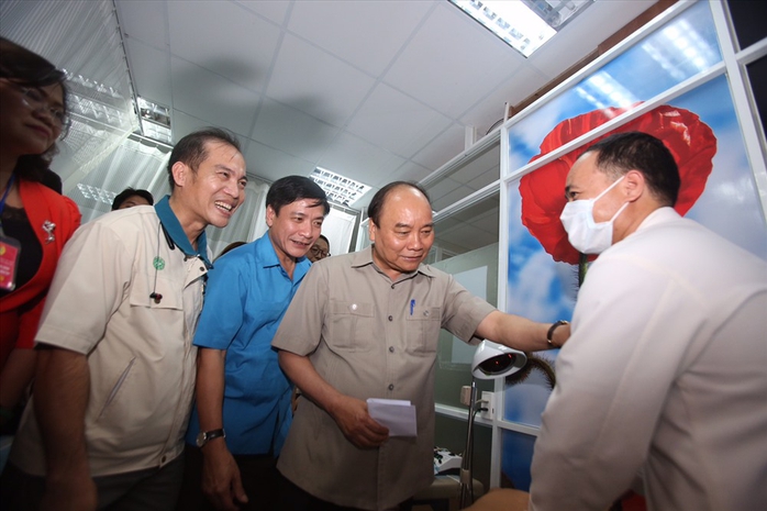 Thủ tướng Nguyễn Xuân Phúc gặp gỡ công nhân lao động Đồng Nai - Ảnh 4.