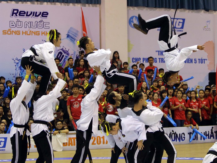 ĐH Tôn Đức Thắng vô địch Dance Battle, Bách Khoa đăng quang futsal - Ảnh 7.