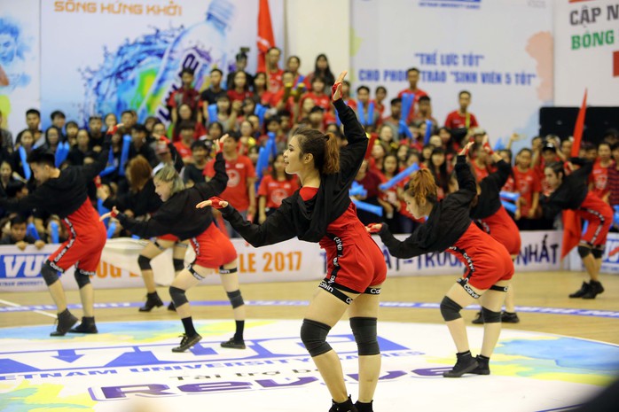 ĐH Tôn Đức Thắng vô địch Dance Battle, Bách Khoa đăng quang futsal - Ảnh 8.
