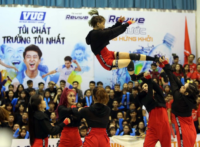 ĐH Tôn Đức Thắng vô địch Dance Battle, Bách Khoa đăng quang futsal - Ảnh 9.