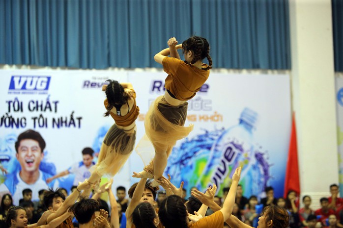 ĐH Tôn Đức Thắng vô địch Dance Battle, Bách Khoa đăng quang futsal - Ảnh 11.