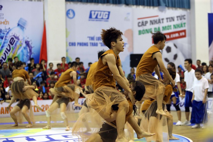 ĐH Tôn Đức Thắng vô địch Dance Battle, Bách Khoa đăng quang futsal - Ảnh 12.