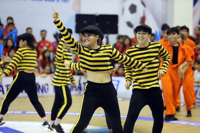 ĐH Tôn Đức Thắng vô địch Dance Battle, Bách Khoa đăng quang futsal - Ảnh 14.