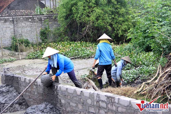 Làng phụ nữ và đàn ông đổi vai cho nhau - Ảnh 2.