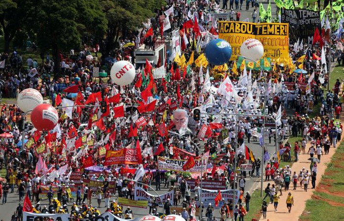 Brazil: Tổng thống dùng quân đội trấn áp biểu tình - Ảnh 6.