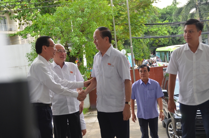 Chủ tịch nước Trần Đại Quang tiếp xúc cử tri TP HCM - Ảnh 2.