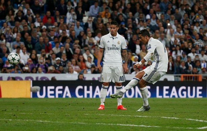 UEFA công bố 10 bàn thắng đẹp nhất Champions League - Ảnh 3.