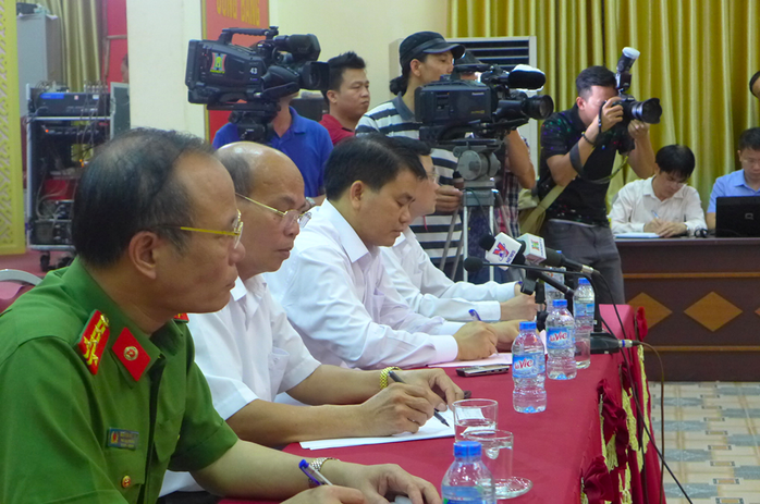 
Chủ tịch UBND TP Hà Nội Nguyễn Đức Chung và đại diện các cơ quan chức năng tại cuộc gặp gỡ báo chí
