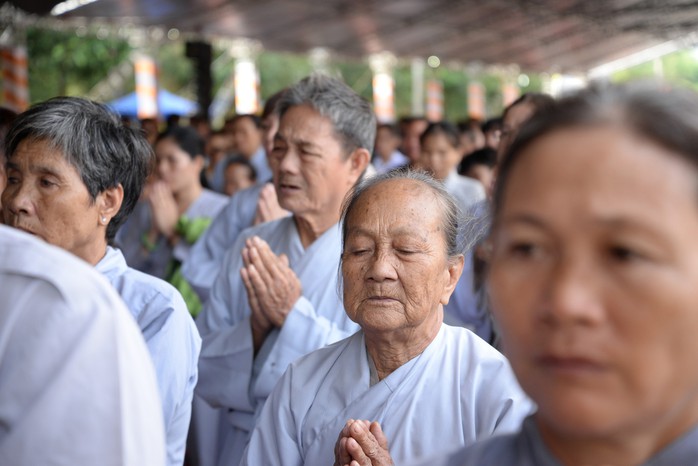 Cầu siêu cho hàng ngàn người chết vì tai nạn giao thông - Ảnh 6.