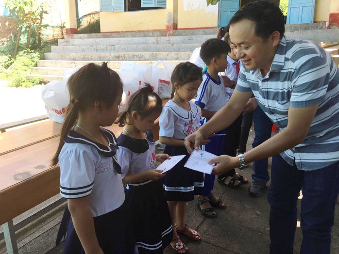 Trung thu sớm cho trẻ em biển đảo Khánh Hòa - Ảnh 5.