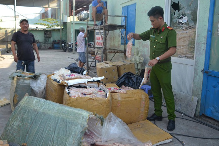 Hơn 600 kg sụn gà không rõ nguồn gốc được lực lượng chức năng TP Đà Nẵng thu giữ