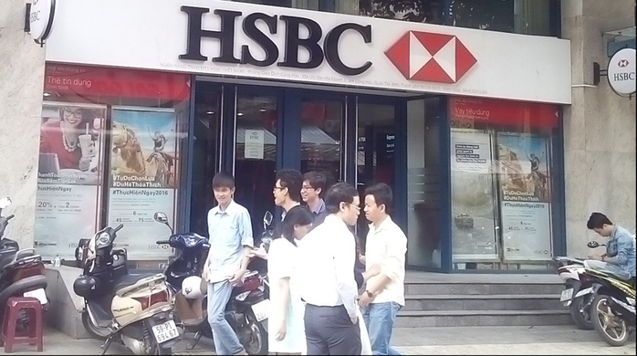 Nữ chuyên viên chiếm đoạt của HSBC gần 5 tỉ đồng - Ảnh 1.