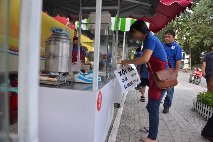 Sài Gòn đã có phố hàng rong sau hơn một năm ấp ủ - Ảnh 3.