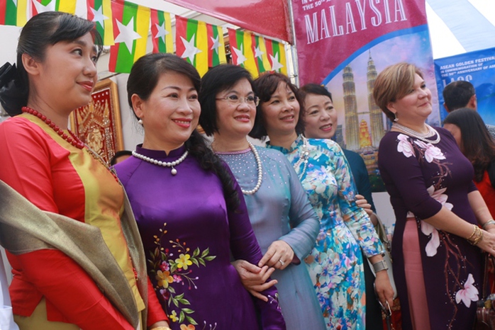 Cận cảnh Phu nhân Thủ tướng dự Lễ hội vàng ASEAN - Ảnh 11.