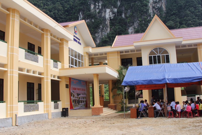 Vietnam Airlines xây trường tặng học sinh vùng cao Quảng Bình - Ảnh 1.