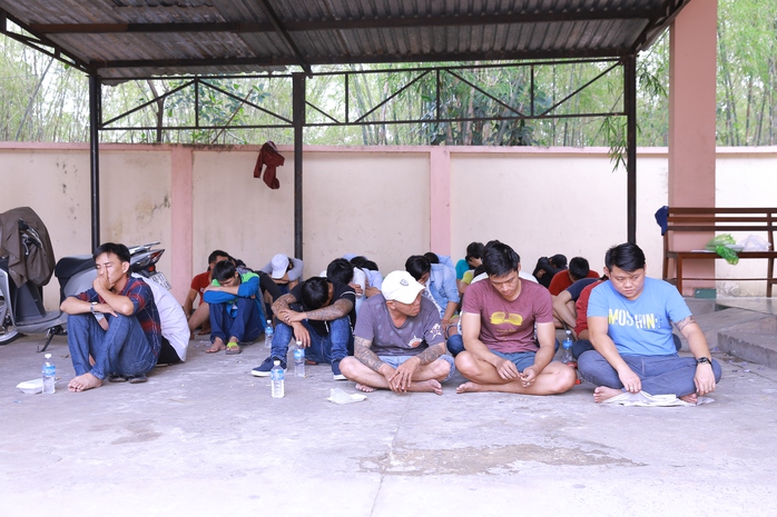 
35 đối tượng bị tạm giữ để l&agrave;m r&otilde; vụ hỗn chiến, giải cứu người đẹp
