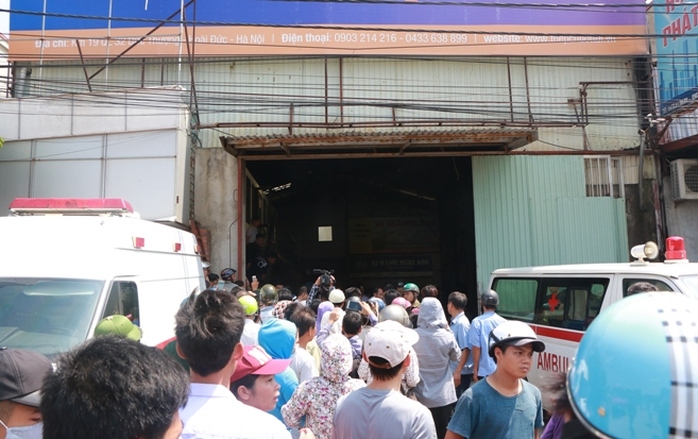 Cháy xưởng bánh kẹo ở Hà Nội, 8 người tử vong - Ảnh 10.