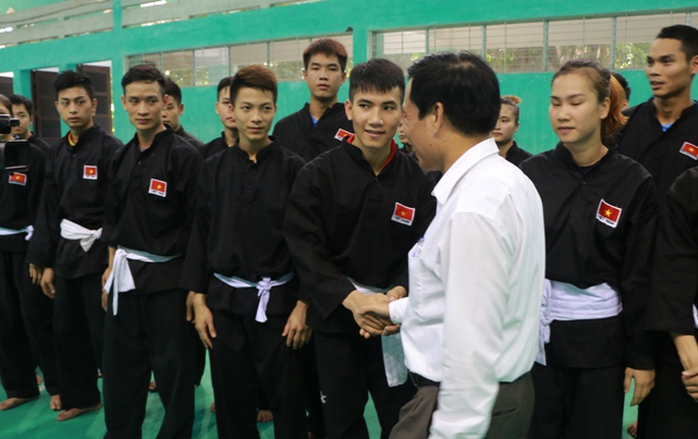 Bộ trưởng VH-TT-DL khích lệ VĐV dự SEA Games 29 - Ảnh 4.