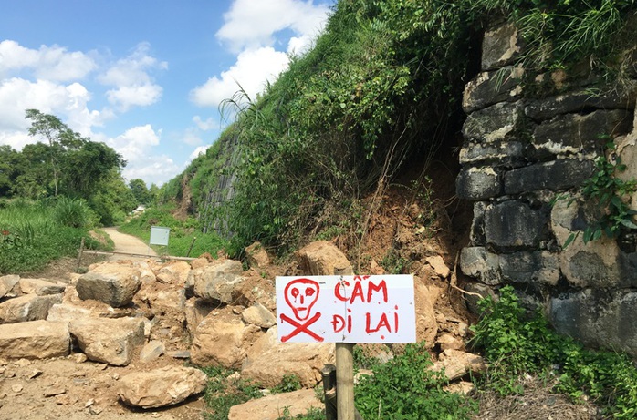Di sản thế giới Thành nhà Hồ bị sạt lở tường thành - Ảnh 1. Di sản thế giới Thành nhà Hồ bị sạt lở tường thành - Ảnh 1.