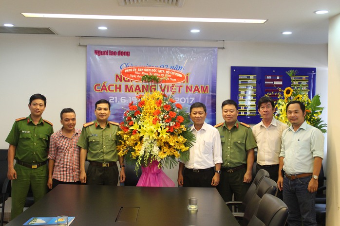 Lãnh đạo TP HCM thăm Báo Người Lao Động - Ảnh 2.